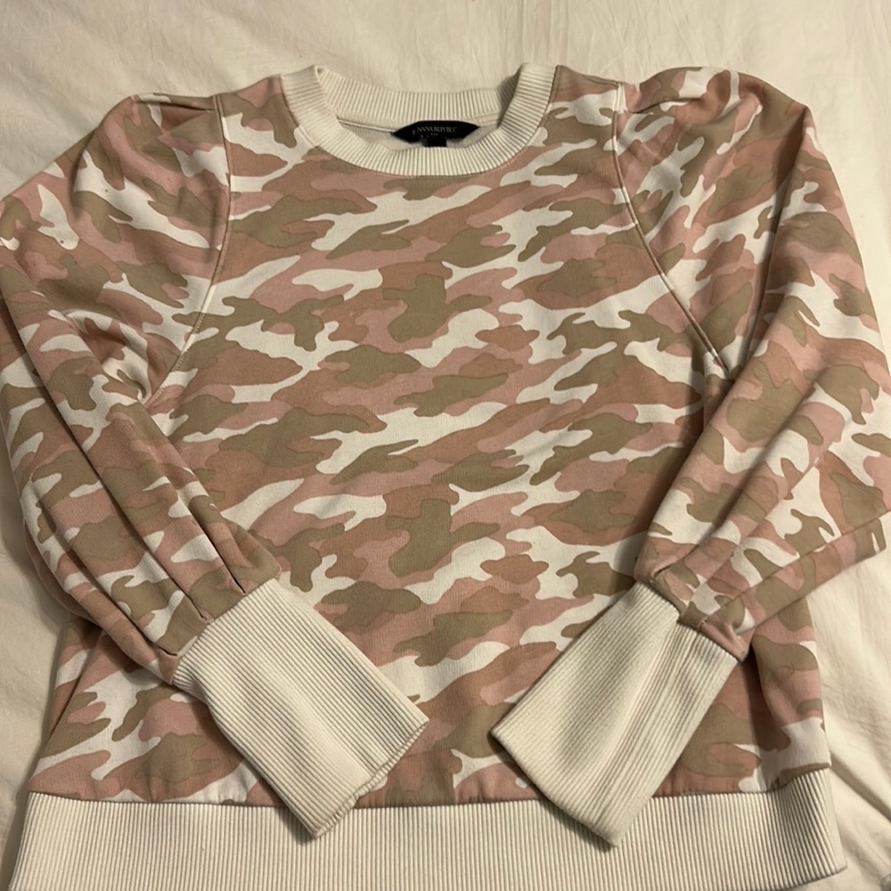 Women’s Banana Republic top